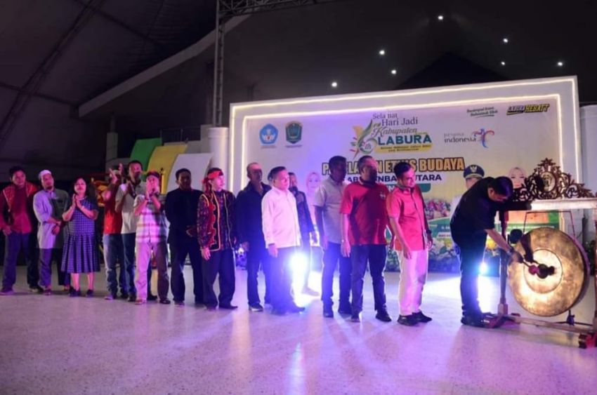 Bupati Tutup Kegiatan Pagelaran Etnis Budaya Terkait HUT ke-16 Labura
