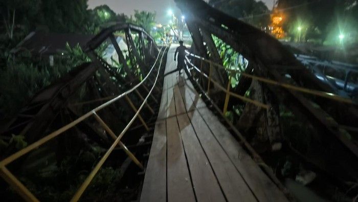 Warga Berharap Pemko Medan Segera Perbaiki Jembatan di Sungai Deli
