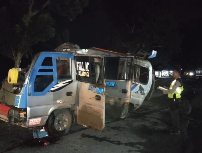 Tabrak Belakang Dump Truk di Sergai, Sopir Mobil Penumpang Umum Tewas di Tempat
