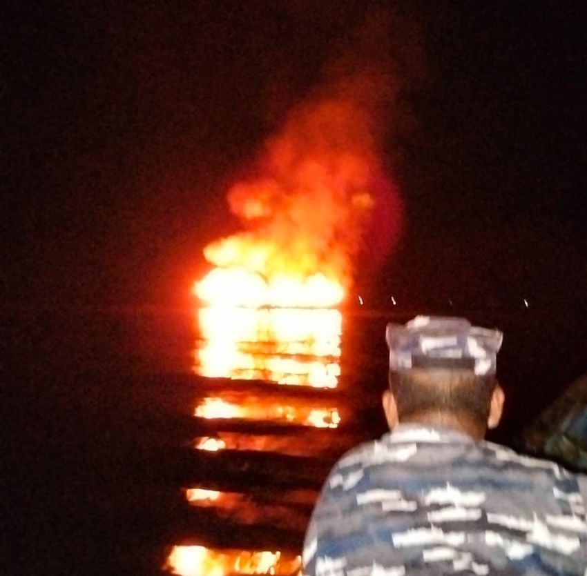 Kapal Pengangkutan Tujuan Panipahan Terbakar di Perairan Bagan Asahan