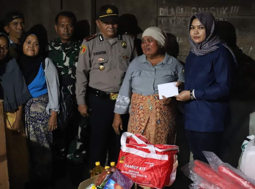 Wabup Madina Kunjungi Korban Kebakaran di Kelurahan Longat, Panyabungan Barat
