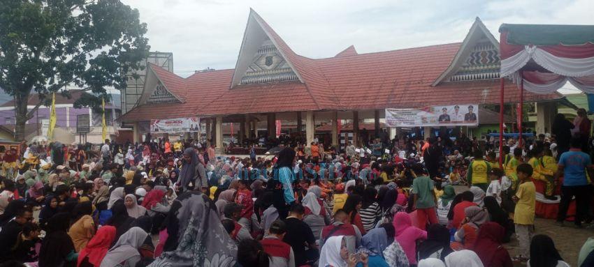 Sambut Hari Jadi ke-17 Palas, Ratusan Warga Ikuti Jalan Santai Berhadiah