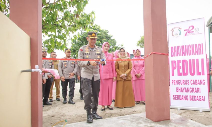 HUT Ke-78 Bhayangkara, Kapolres Sergai Resmikan Sarana Air Bersih untuk Masyarakat