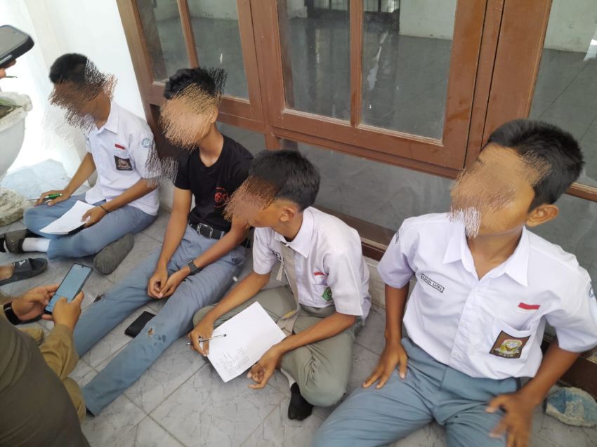 Satpol PP Deliserdang Tertibkan Anak Sekolah Konvoi Bawa Senjata Tajam