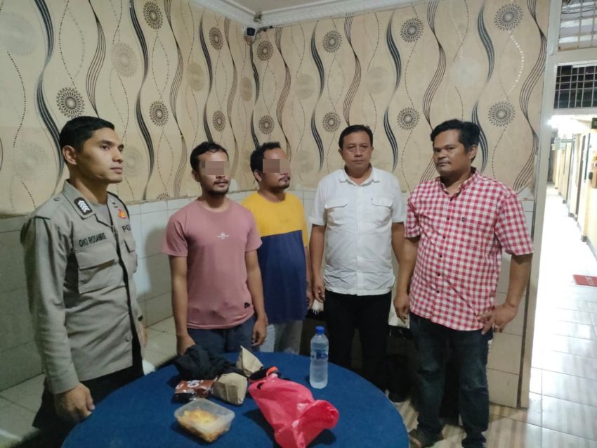 Keroyok Korbannya Hingga Terjatuh, Abang Adik Diamankan Polisi