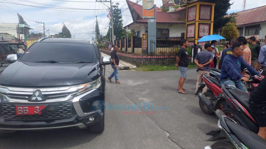 Mobil Dinas Ketua DPRD Dairi Tabrakan, Korban Menangis Histeris