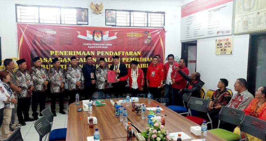 Pasangan Eddy-Depriwanto Diusung PDIP Mendaftar ke KPU Dairi
