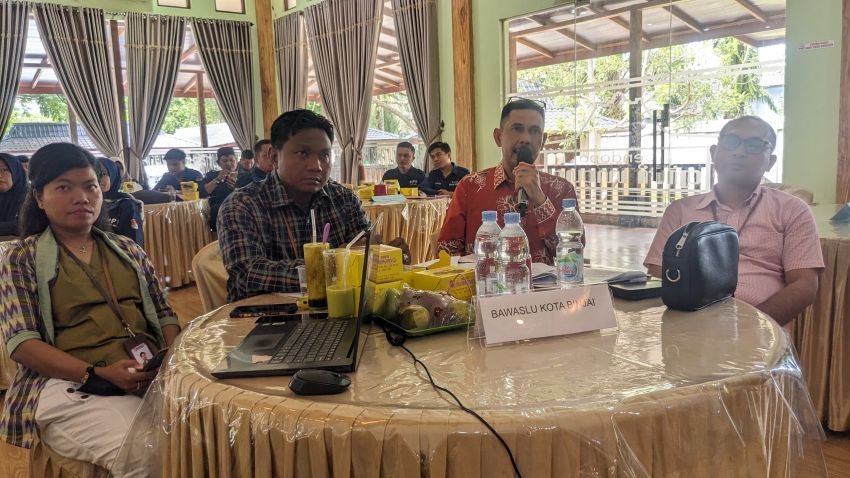 Rapat Pleno Rekapitulasi dan Penetapan DPS, Bawaslu Binjai Beri Tanggapan