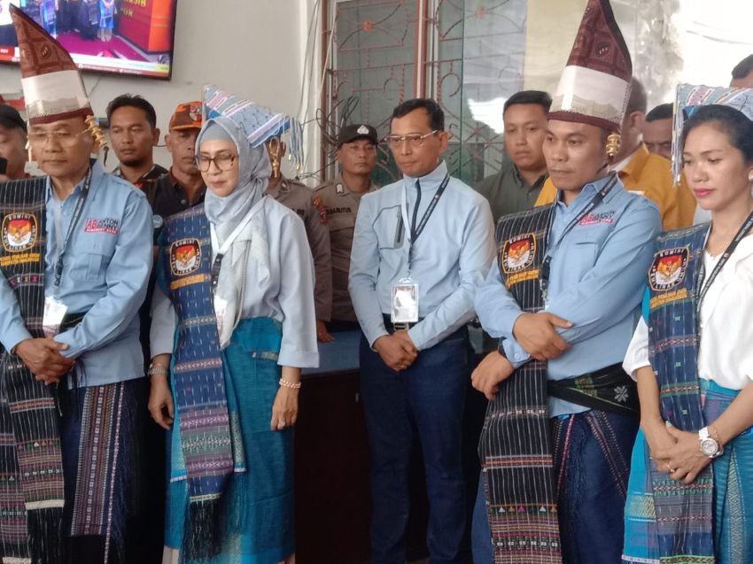 Anton Saragih -Benny Sinaga Mendaftar Ke KPU Simalungun