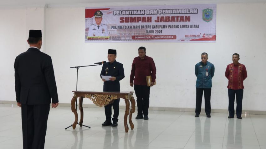 Pj Bupati Paluta Melantik Makmur Harahap menjadi Pj Sekda