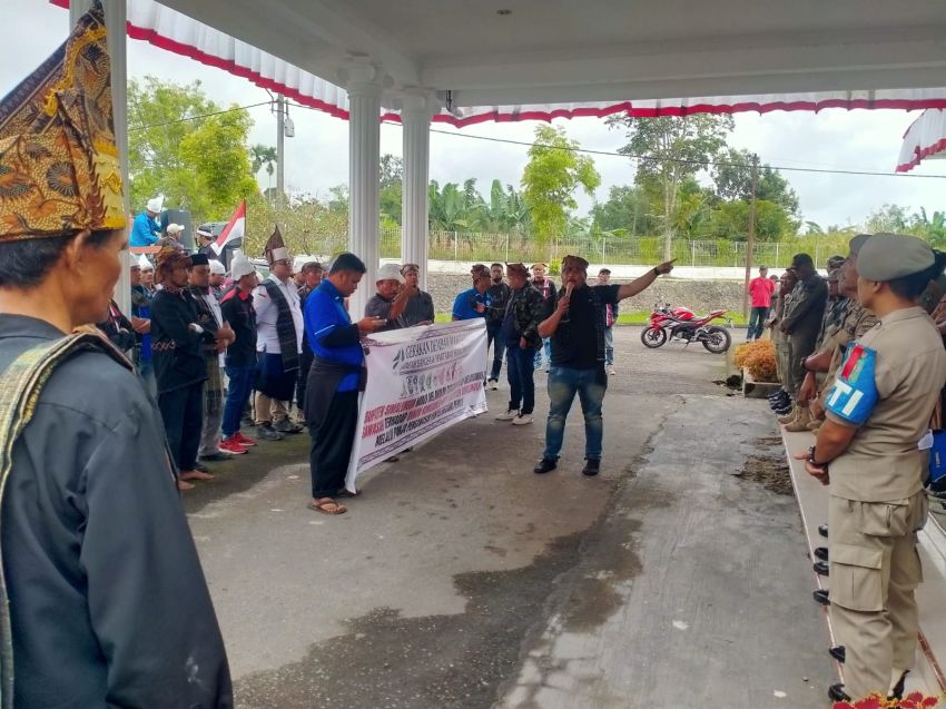 Masyarakat Unjuk Rasa di DPRD Atas Dugaan Penistaan Suku Simalungun