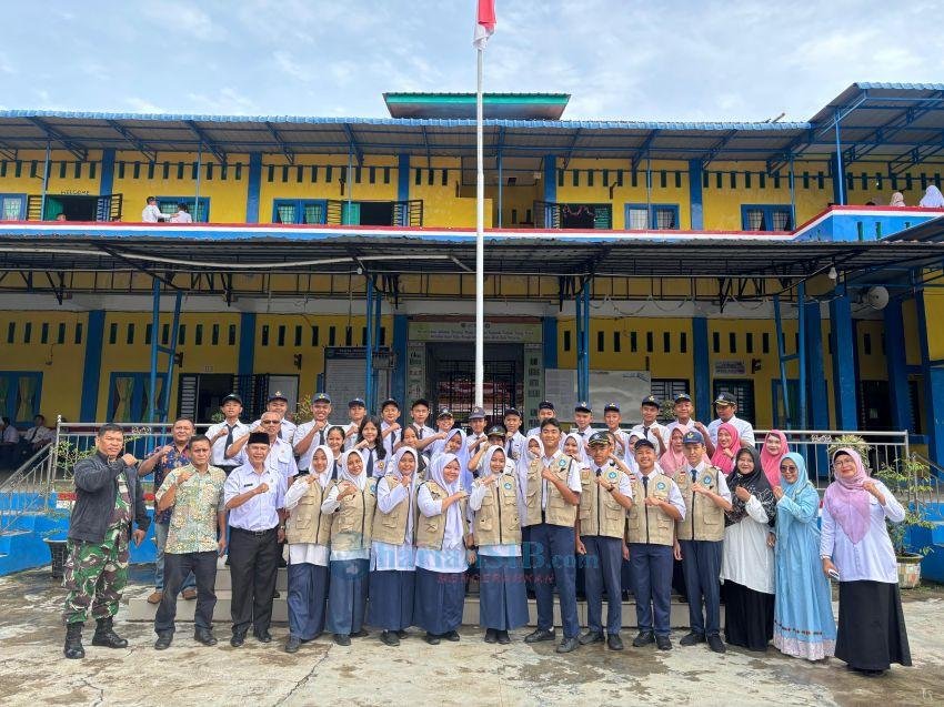 32 Pengurus OSIS SMPN Negeri-1 Padangsidimpuan Tahun Pelajaran 2014/2025 Dilantik