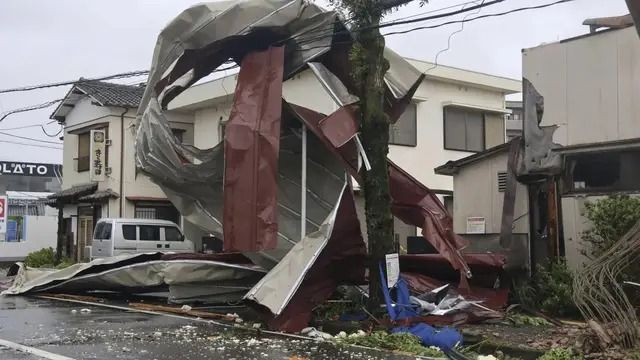 Topan Shanshan Hantam Jepang, 3 Orang Tewas