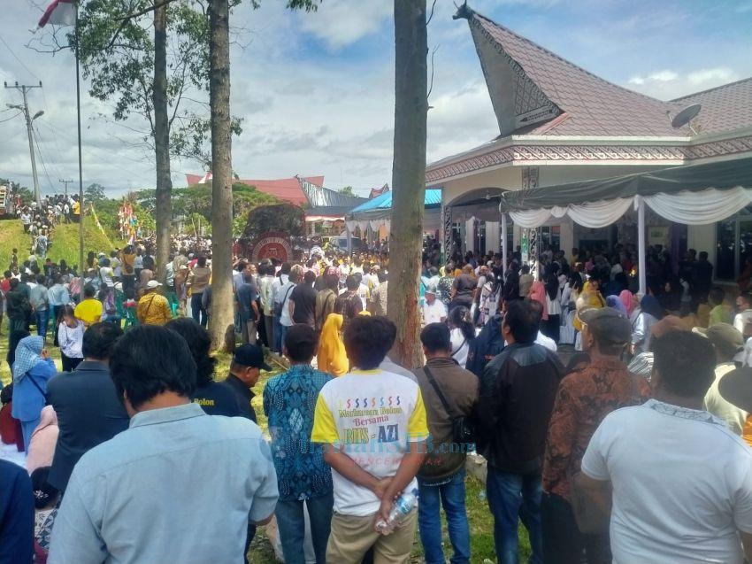 Ribuan Simpatisan RHS-AZI "Kepung" Kantor KPUD Simalungun