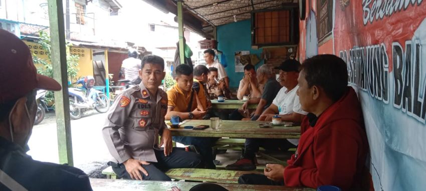 Kapolsek TBS Jumat Curhat di Warkop Serap Aspirasi Masyarakat