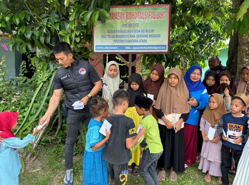 Satnarkoba Polres Sergai Santuni Anak Yatim dan Bantu Warga Kurang Mampu