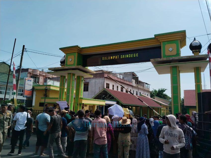 Irigasi Rusak Belum Diperbaiki, Masyarakat 9 Desa Datangi Kantor Wali Kota Padangsidimpuan