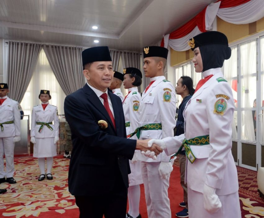 Pj Gubernur Agus Fatoni Kukuhkan 72 Paskibraka Provinsi Sumut 2024