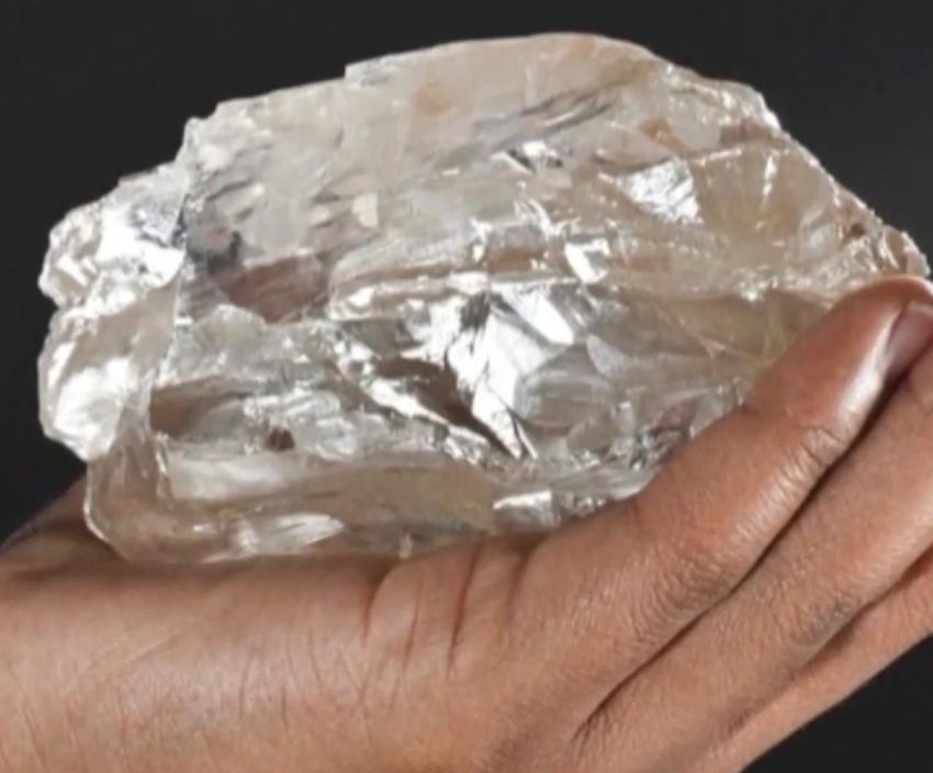 Berlian Terbesar Kedua di Dunia Seberat 2.492 Karat Ditemukan di Botswana