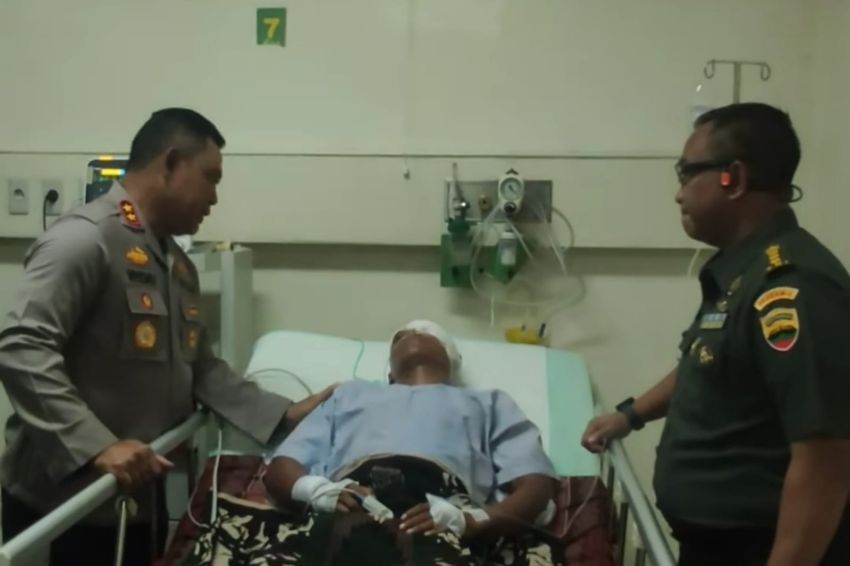 Kapolda Sumut Jenguk Anggota TNI Korban Pembacokan Geng Motor