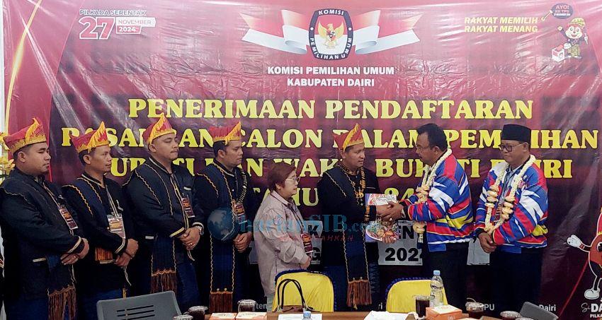 Rimso Maruli Sinaga/ Barita Sihite Mendaftar Calon Bupati/ Wakil Bupati Dairi dari Jalur Perseorangan