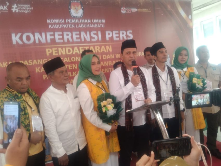 Faizal Amri Siregar-Raja Fatahillah, Bapaslon Bupati-Wakil Bupati Labuhanbatu Mendaftar