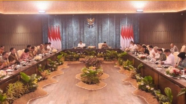Rapat Kabinet Perdana Jokowi di IKN Disorot Media Asing