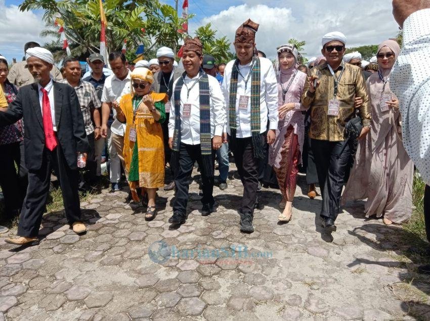 RHS-AZI Diantar Ribuan Simpatisan Daftar ke KPU Simalungun