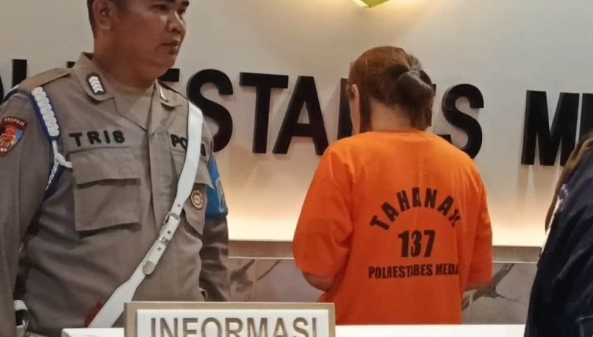 Viral di Medsos, Seorang Ibu Cantik di Medan Tega Cambuk dan Injak Anaknya