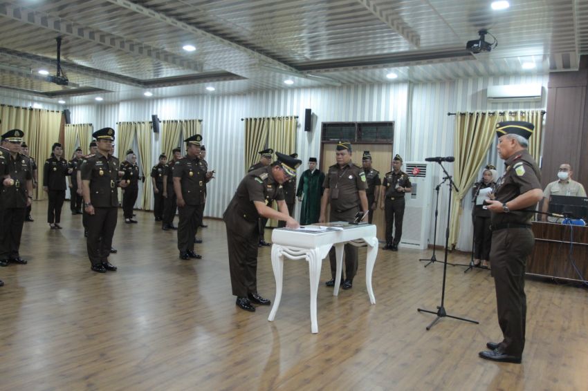 Kajati Sumut Lantik 5 Pejabat Struktural dan Satu Koordinator