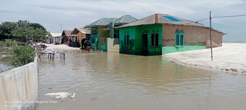 Banjir Rob Landa Desa Bagan Kuala, Fasilitas Rusak dan Warga Mengungsi