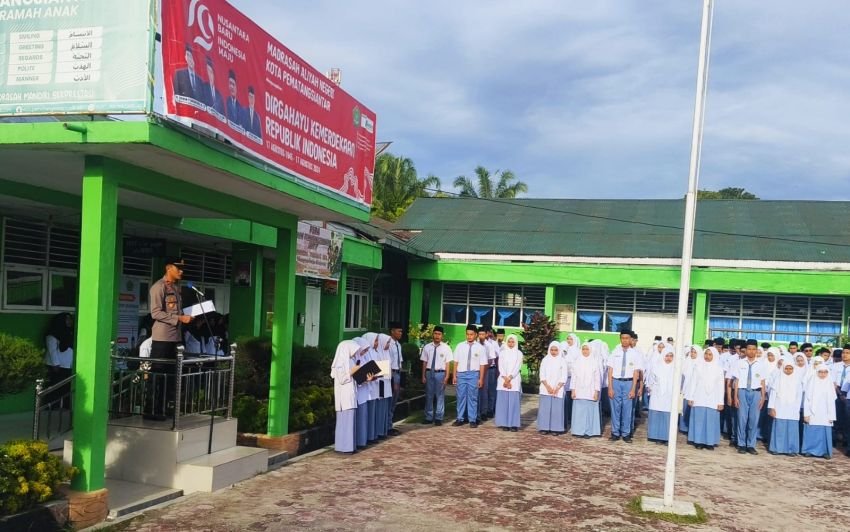 Kapolsek Siantar Barat Ajak Siswa MAN Jauhi Kenakalan Remaja