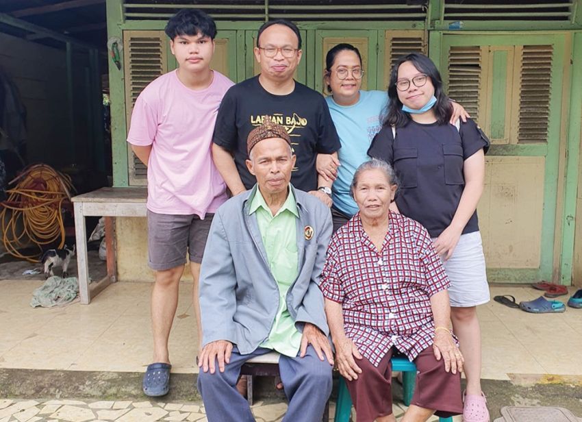 Lagu, Puisi dan Buku Derman Nababan Kenang Wafatnya Orangtuanya