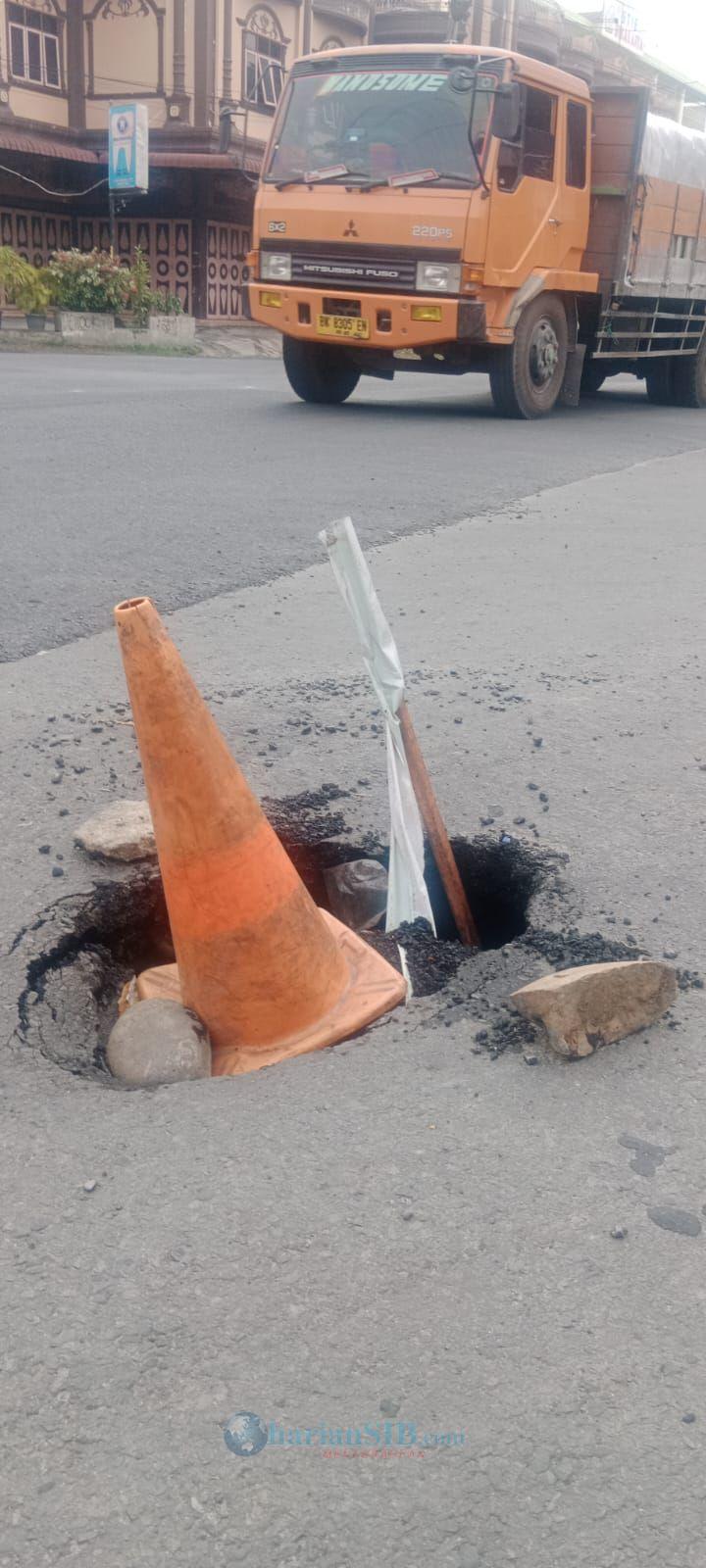 Baru Diperbaiki, Jalinsum Simpang Rambung Sisakan Satu Lubang