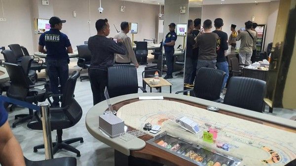 Polisi Sita Duit Rp 1,25 M dari Kasino Berkedok Karaoke di Anjasmoro Semarang