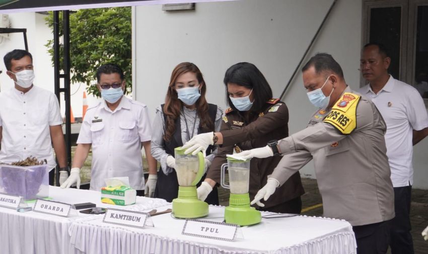 Kejari Sergai Musnahkan Barang Bukti Perkara Pidana Berkekuatan Hukum Tetap