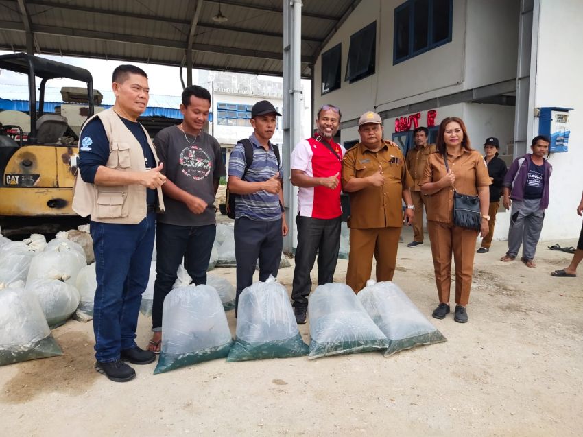 RSI Serahkan 52 Ribu Benih Ikan ke 10 Pokdakan di Kabupaten Toba