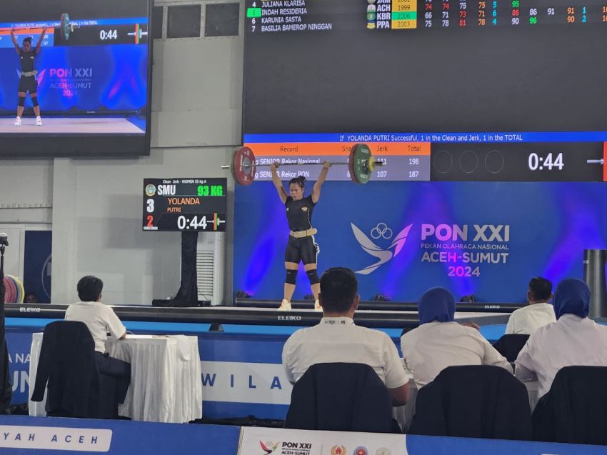 Lifter Sumut Yolanda Putri Raih Perunggu di PON XXI
