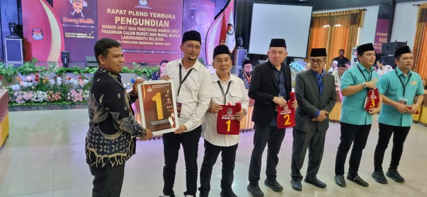 Pengundian Nomor Urut Paslon Bupati-Wabup Labusel, Feri-Syahdian 1, Gandi-Naga 2, Ari-Saza 3