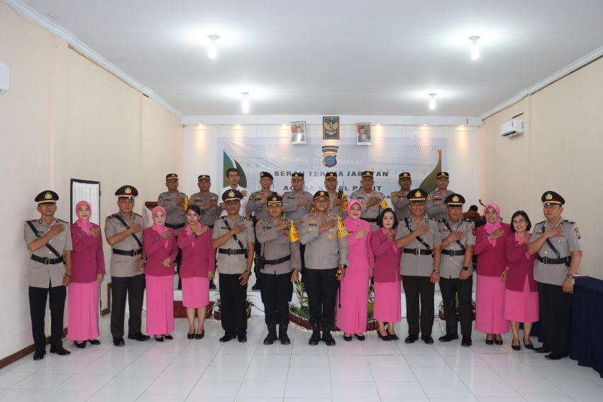 Polres Tanjungbalai Gelar Upacara Serah Terima Jabatan Kasat, Kasi Propam Dan Kapolsek