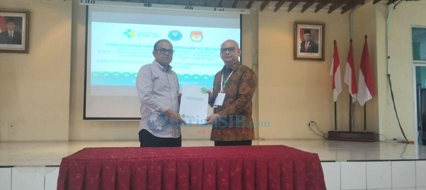 RS Adam Malik Serahkan Hasil Pemeriksaan Kesehatan kepada 23 KPU di Sumut