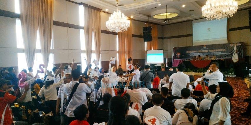 Teriakan Menggema saat Pengundian Nomor Urut Pasangan Calon Wali Kota dan Wakil Wali Kota