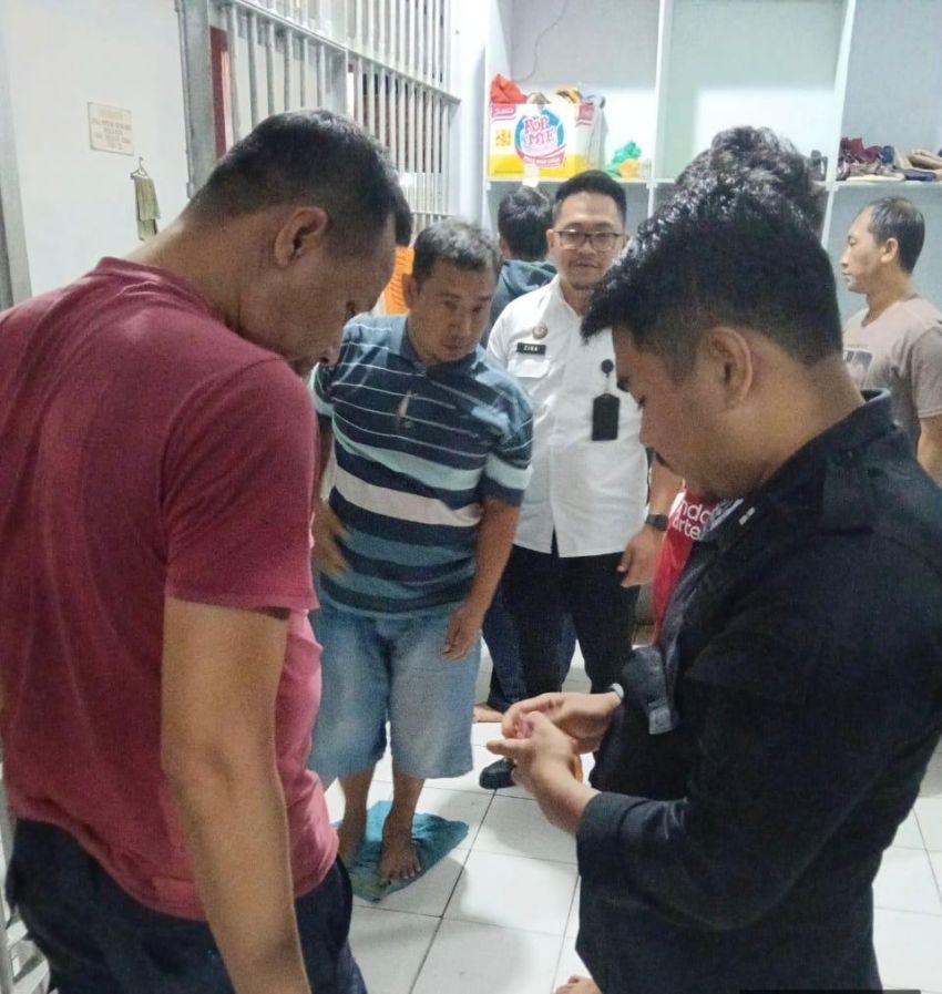 Petugas Lapas Siborongborong Razia Insidentil ke Blok Hunian WBP