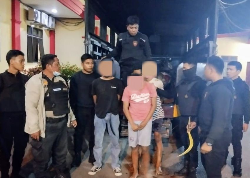 Diduga Hendak Tawuran, Polisi Tangkap 3 Pria Bersajam