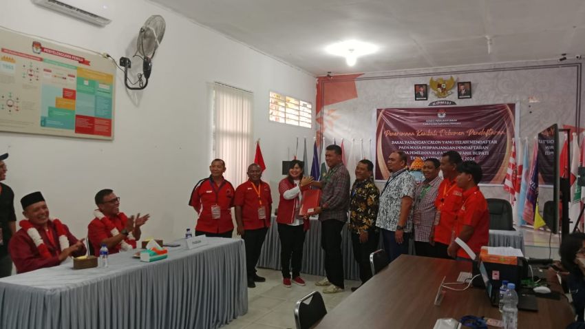 Serahkan Dokumen Pencalonan ke KPU, Masinton: Jangan Ada Lagi Upaya Menghambat Proses Demokrasi di Tapteng
