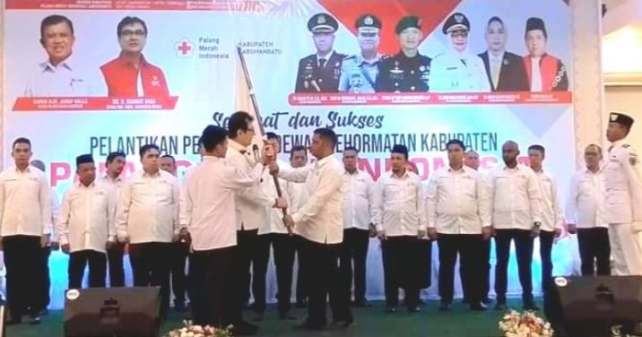 Rahmat Shah Lantik Pengurus PMI Labuhanbatu Periode 2024-2029