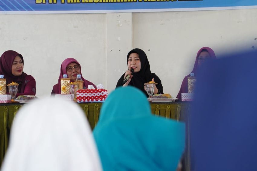 Pj Ketua TP PKK Tebingtinggi Beri Pembinaan di Kecamatan Padang Hilir dan Padang Hulu