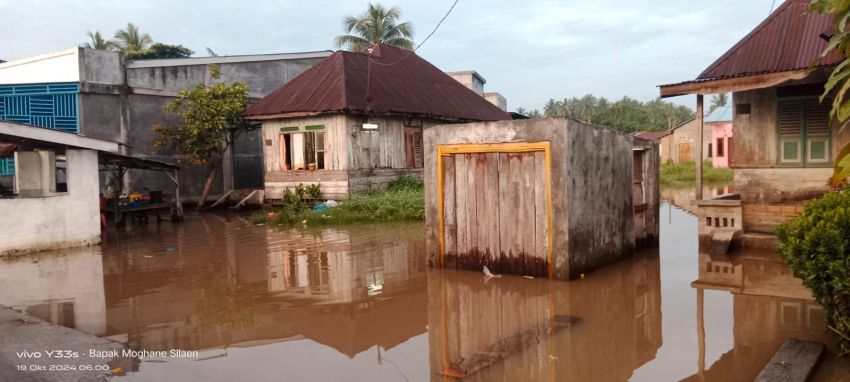 Sungai Seirampah Meluap, Ratusan Rumah Warga di Tanjungberingin Terendam Banjir