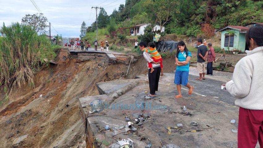 Jalan Nasional Jurusan Sidikalang- Dolok Sanggul Putus Total