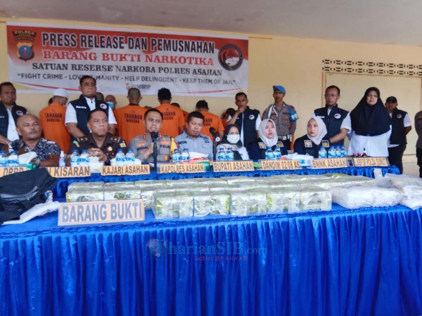 Satresnarkoba Polres Asahan Tangkap Dua Pengedar Sabu 25 Kilogram di Deli Serdang
